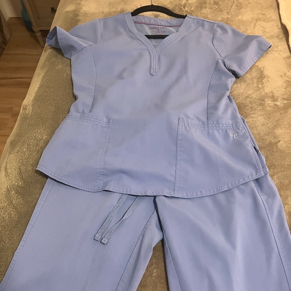 Healing hands womens scrub set